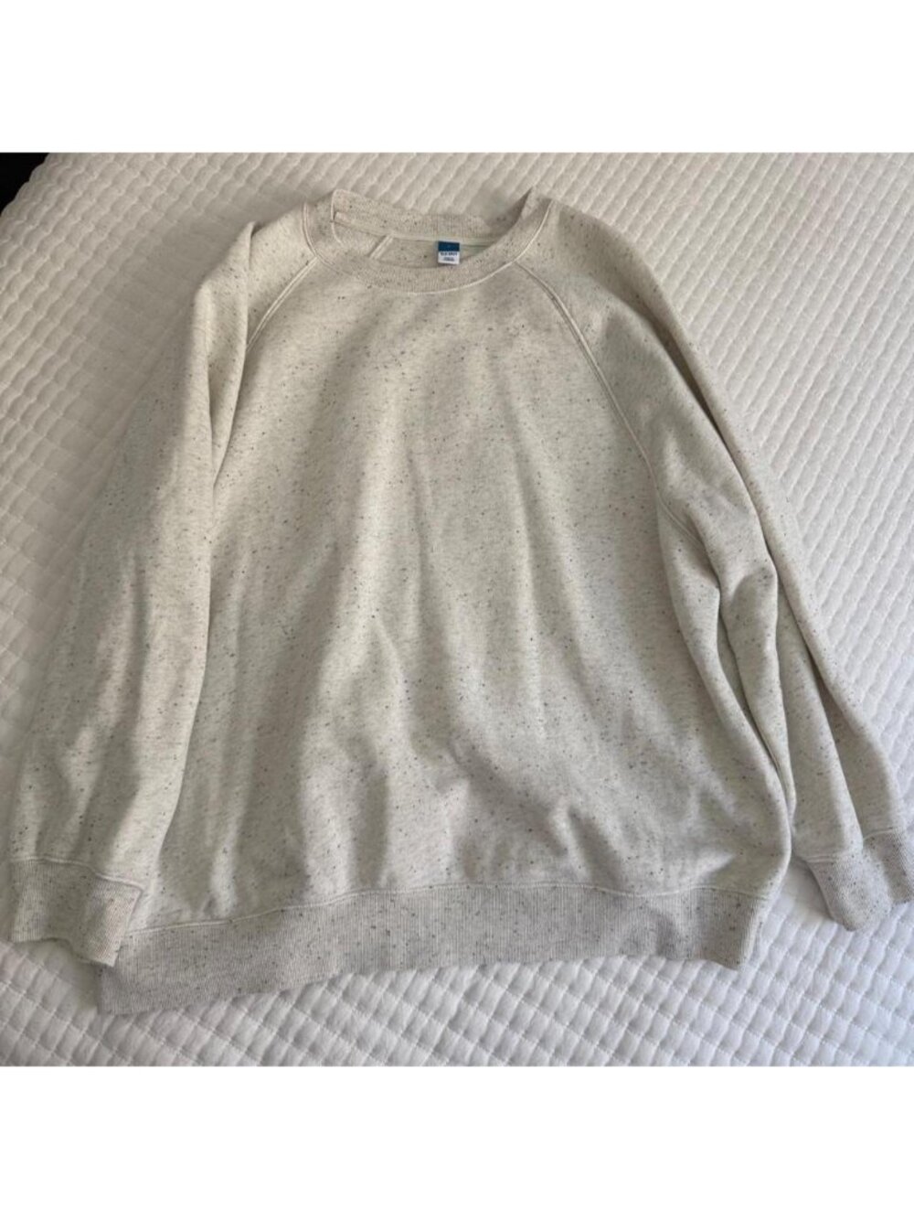 Old Navy cream speckled sweatshirt in a L #oldnavy #cozy